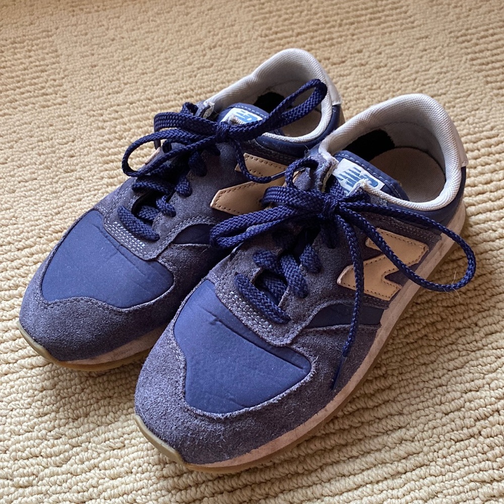 New Balance 420 Sneakers